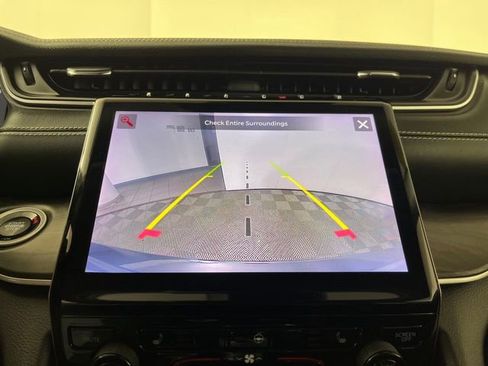 Used 2023 Jeep Grand Cherokee Limited image 33