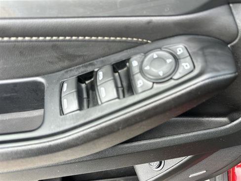 Used 2023 Chevrolet Traverse LT w/ LT Premium Package image 39