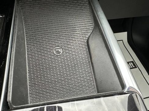 Used 2025 Cadillac Escalade Sport w/ Touring Package AWD/4WD image 40