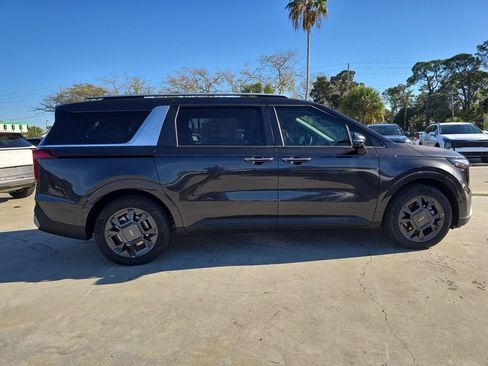 New 2026 Kia Carnival EX FWD image 9