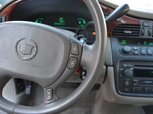 Used 2003 Cadillac De Ville w/ Comfort & Convenience Package image 49