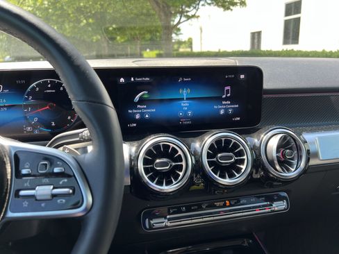 Certified 2023 Mercedes-Benz GLB 250 image 32