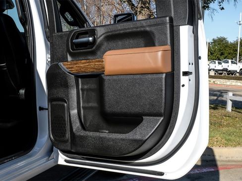 Used 2022 Chevrolet Silverado 2500 High Country w/ Safety Package II image 51