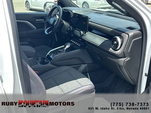 Used 2025 Chevrolet Colorado Z71 AWD/4WD image 25