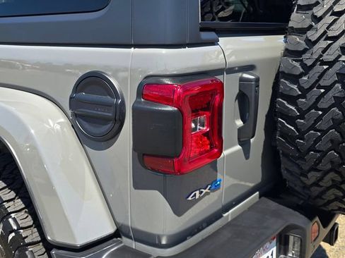 Used 2021 Jeep Wrangler Unlimited Sahara w/ Cold Weather Group AWD/4WD image 26