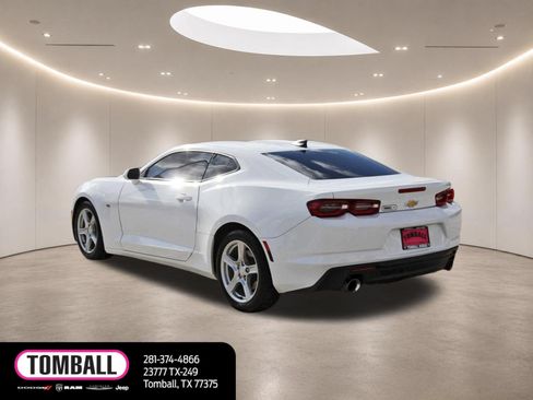 Used 2023 Chevrolet Camaro LT RWD image 5