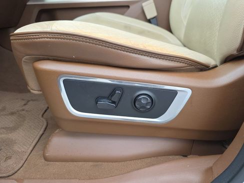 Used 2019 RAM 1500 Laramie AWD/4WD image 13