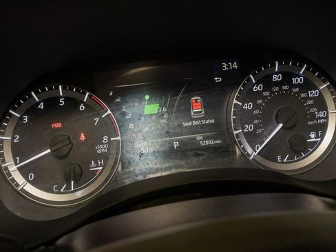 Used 2023 Toyota Highlander L image 17