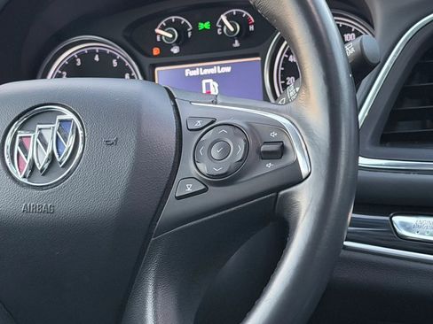 Used 2020 Buick Enclave Essence w/ LPO, Luxury Package image 15