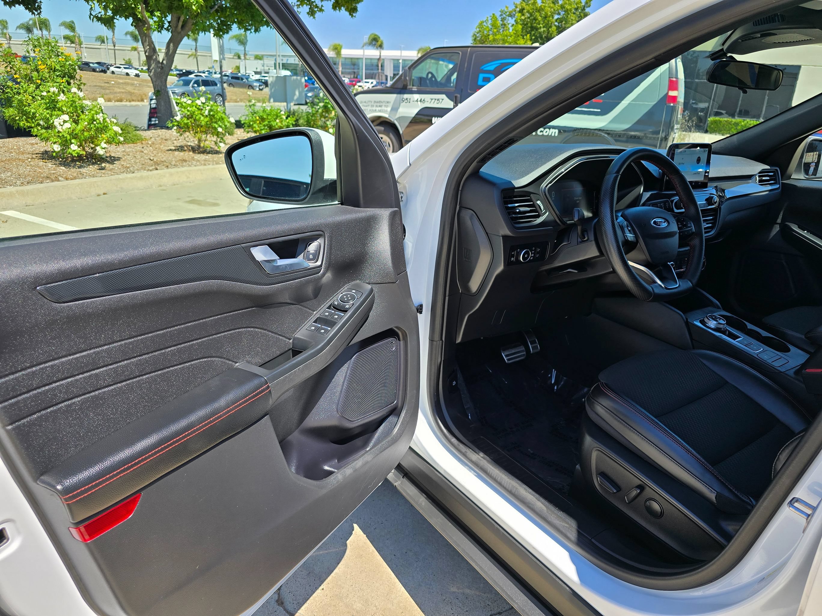 Used 2023 Ford Escape ST-Line Select AWD/4WD image 17