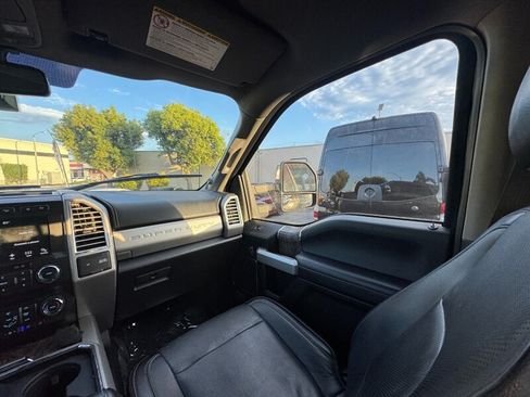 Used 2017 Ford F250 Lariat AWD/4WD image 31