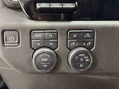 Used 2023 Chevrolet Silverado 1500 High Country w/ High Country Premium Package image 27