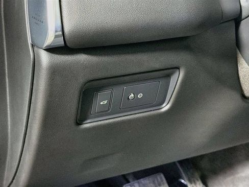 Certified 2025 Jaguar F-PACE R-Dynamic S AWD/4WD image 10