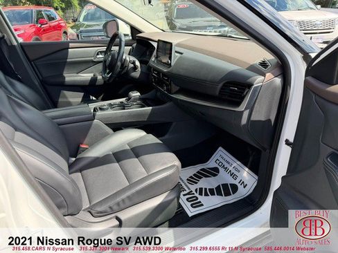 Used 2021 Nissan Rogue SV w/ Premium Package AWD/4WD image 18