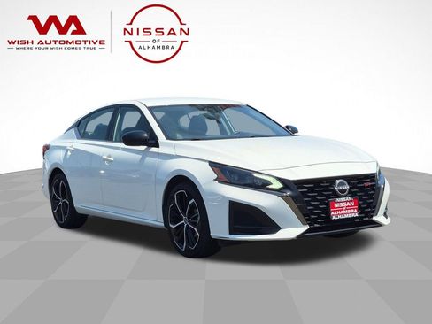 Certified 2024 Nissan Altima 2.5 SR FWD image 3