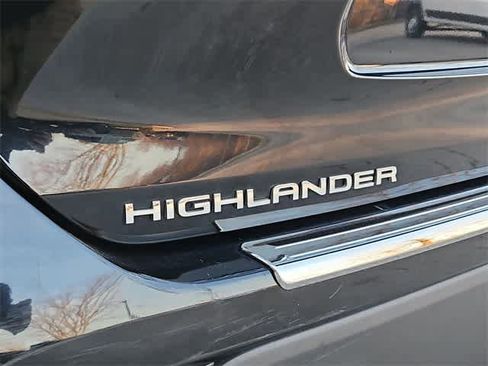 Used 2022 Toyota Highlander XLE image 13