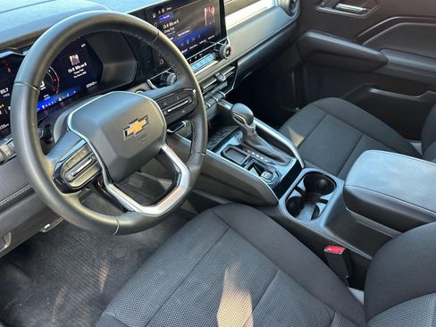 Used 2024 Chevrolet Colorado LT w/ LT Convenience Package image 10