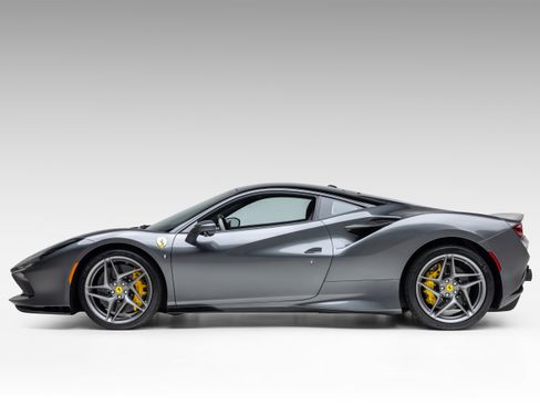 Used 2021 Ferrari F8 Tributo image 5