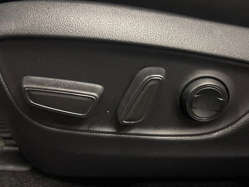 Used 2022 Toyota RAV4 XSE image 17