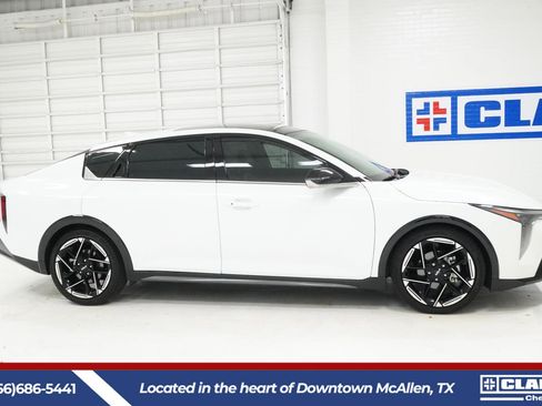 Used 2025 Kia K4 GT-Line w/ GT-Line Premium Package FWD image 4