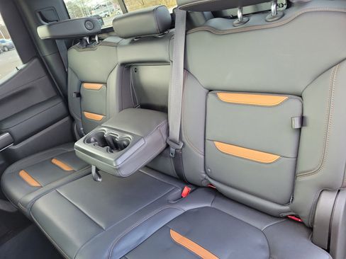 Used 2021 GMC Sierra 1500 AT4 w/ AT4 Premium Package image 11