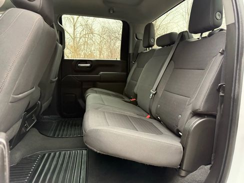 Used 2022 Chevrolet Silverado 2500 Custom w/ Custom Value Package image 14