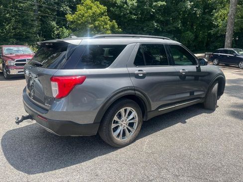 Used 2021 Ford Explorer XLT w/ Equipment Group 202A AWD/4WD image 7