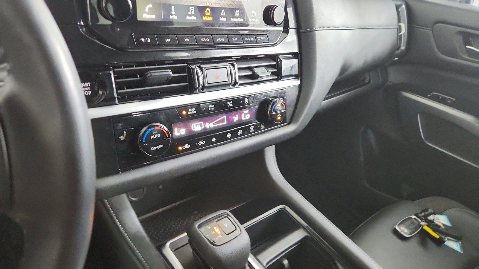Used 2025 Nissan Pathfinder SL AWD/4WD image 33