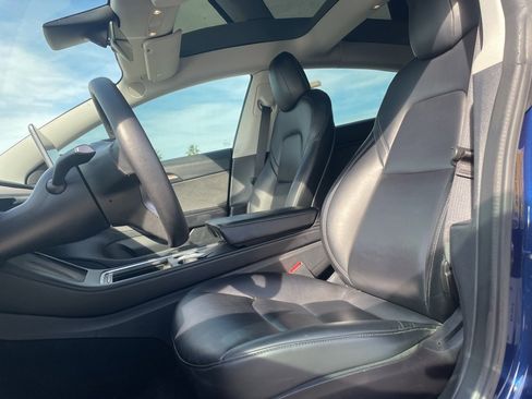 Used 2022 Tesla Model 3 Performance image 7