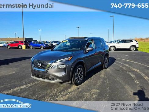 Used 2023 Nissan Rogue SV w/ SV Premium B Package image 3