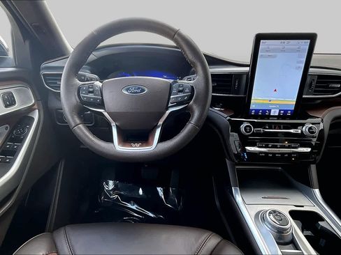 Used 2023 Ford Explorer King Ranch w/ Technology Package RWD image 6