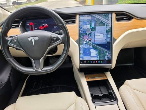 Used 2018 Tesla Model S 75D AWD/4WD image 32