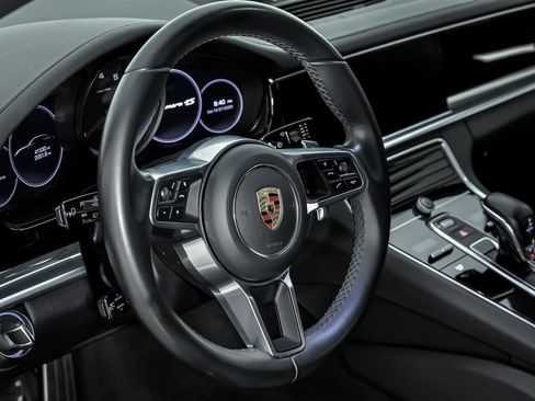 Used 2018 Porsche Panamera 4S image 26
