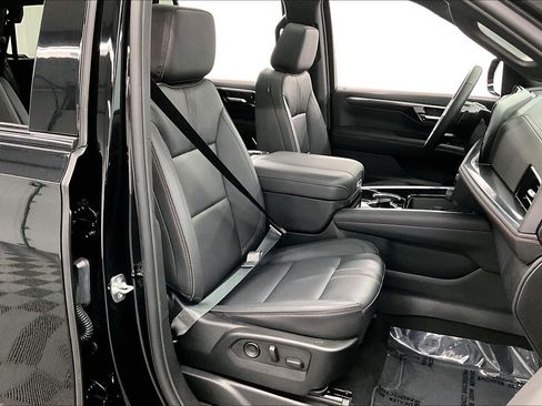 Used 2025 Chevrolet Tahoe RST w/ RST Capability Package AWD/4WD image 8