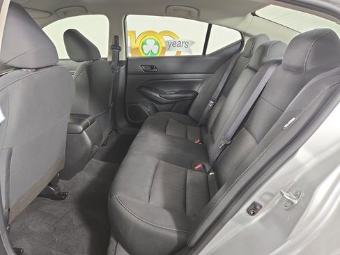 Used 2024 Nissan Altima 2.5 SV FWD image 12