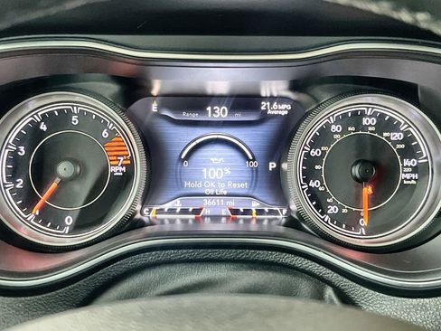 Used 2019 Jeep Cherokee Limited FWD image 22