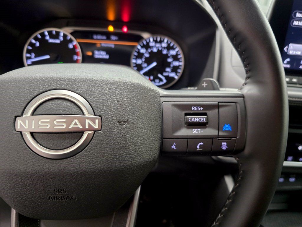 Used 2025 Nissan Rogue SV FWD image 19