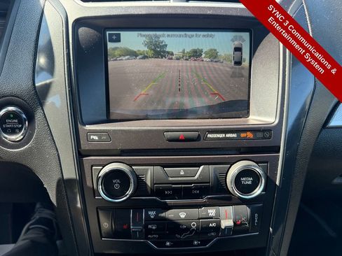 Used 2017 Ford Explorer XLT w/ Equipment Group 202A AWD/4WD image 27