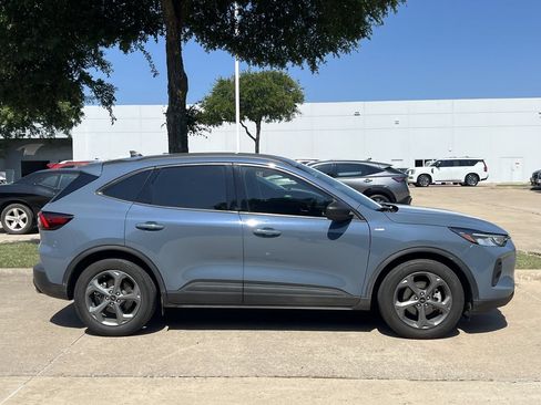 Used 2025 Ford Escape ST-Line w/ Tech Pack #1 FWD image 3