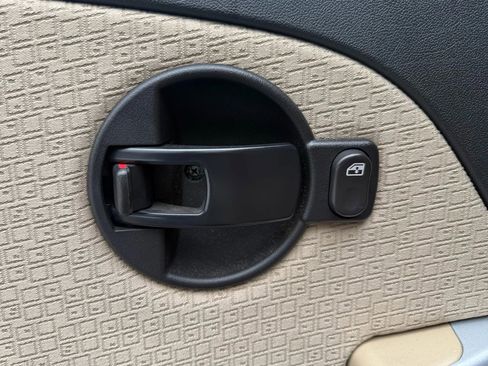 Used 2007 Chevrolet Equinox LT image 24