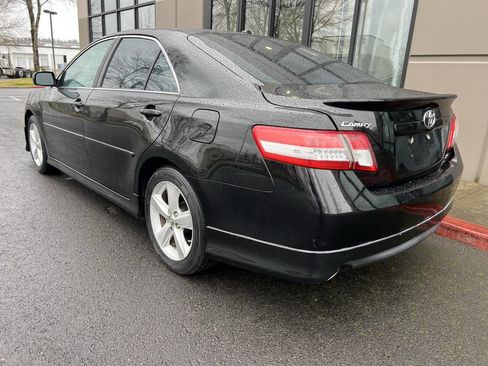 Used 2011 Toyota Camry SE w/ Sport Leather Pkg FWD image 5