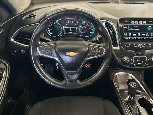 Used 2016 Chevrolet Malibu LT FWD image 16