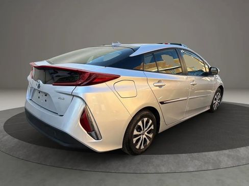 Used 2022 Toyota Prius Prime XLE FWD image 5