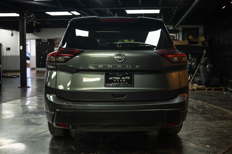 Used 2025 Nissan Rogue SV FWD image 6
