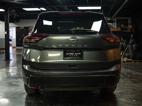 Used 2025 Nissan Rogue SV FWD image 6