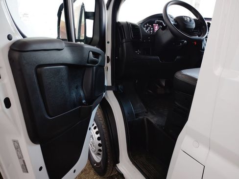 Used 2024 RAM ProMaster 2500 w/ Convenience Group FWD image 21