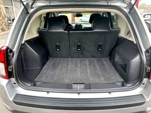 Used 2016 Jeep Compass Latitude image 6