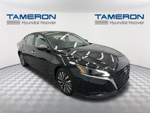 Used 2025 Nissan Altima 2.5 SV image 7