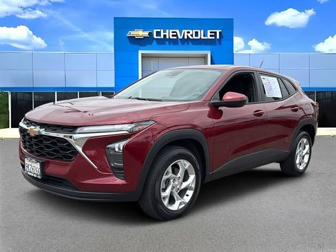 Used 2024 Chevrolet Trax LS w/ LS Convenience Package FWD image 7