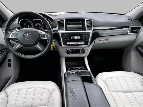 Used 2015 Mercedes-Benz GL 450 4MATIC image 16